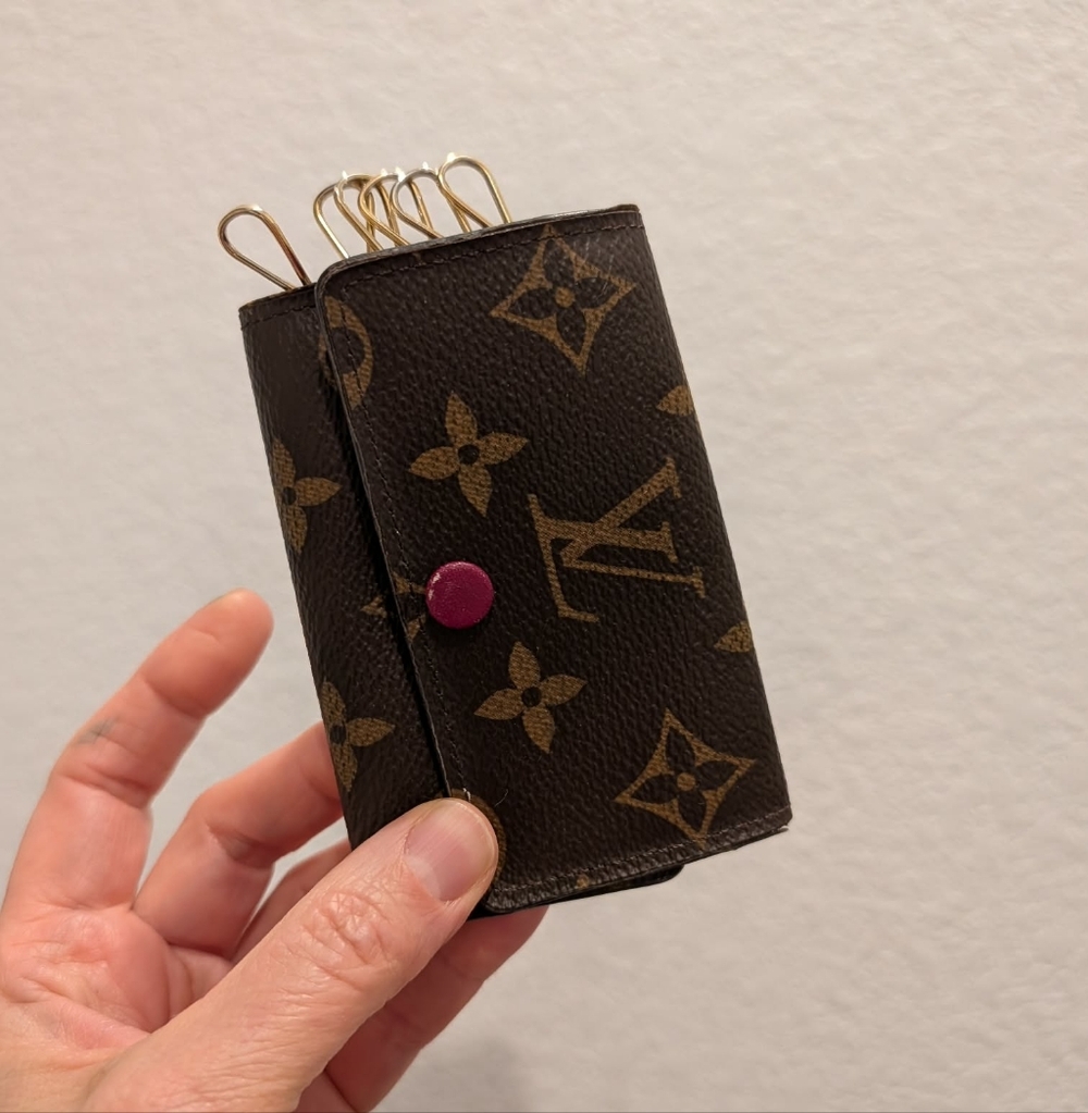 Louis Vuitton Key Holder in Monogram canvas - Picture 4 of 10